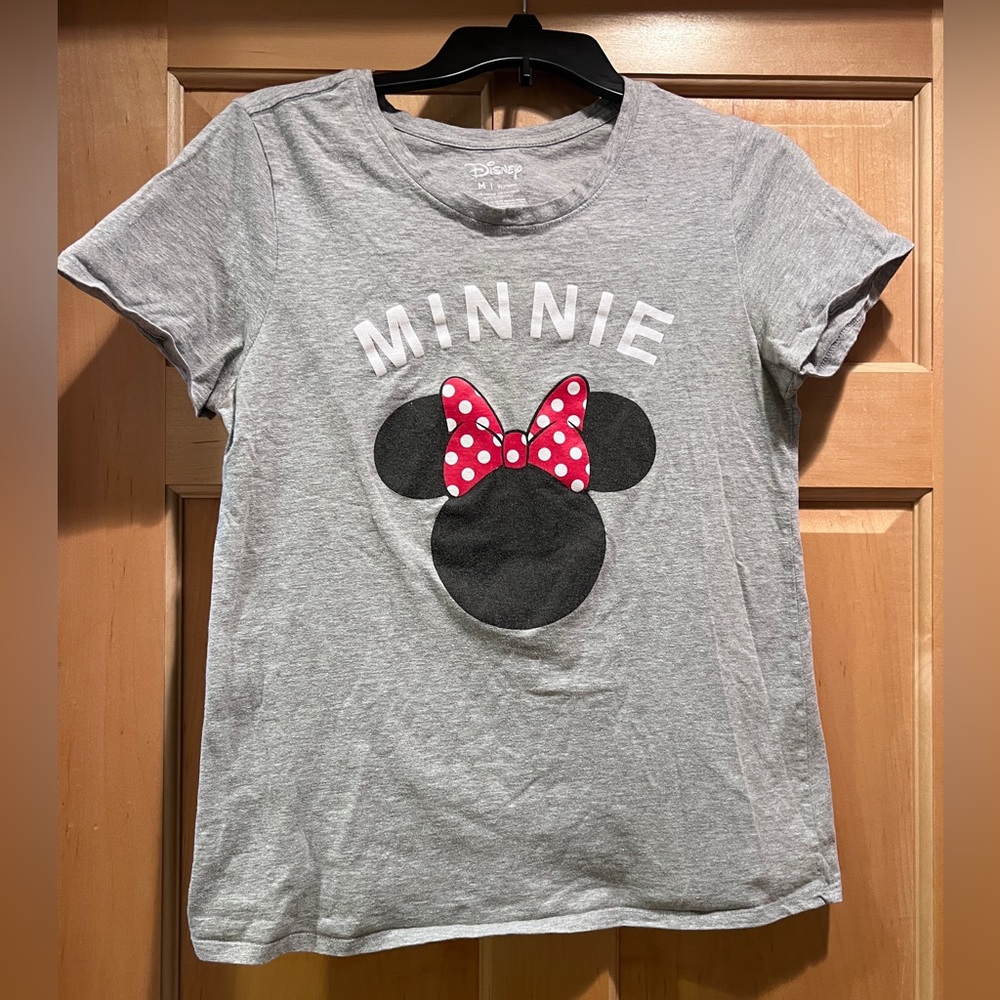 Women’s Gray Minnie Mouse Tee with Red and White Polka Dot Bow Disney Vacation M